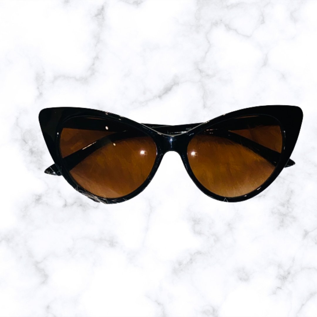 Kat 🐈 - BeauTise’ Boutique